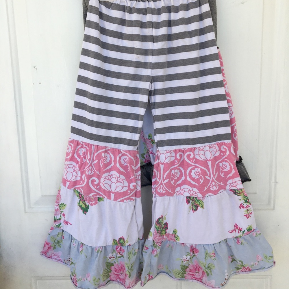 Outfit - Picture 2 of 2